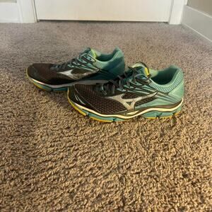 Blue and yellow mizuno